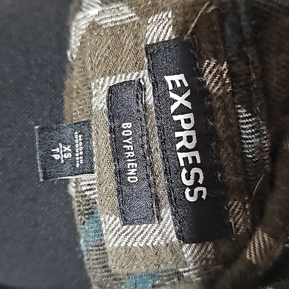Express Flannel ♥️ - Picture 6 of 7